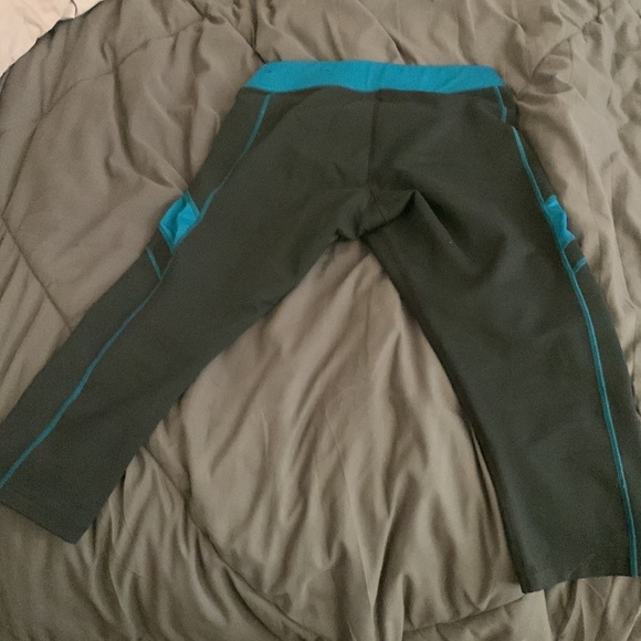 Size small leggings - Picture 2 of 2